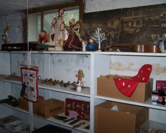 BRASS DOORKNOBS & HOLIDAY