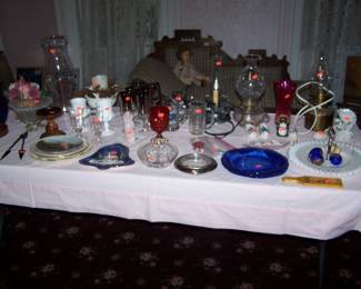 TABLE OF GLASSWARE & MISC.