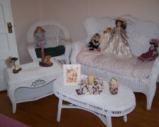 WHITE WICKER & DOLLS