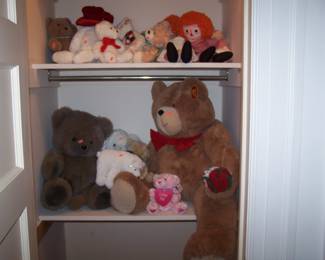 STUFFED ANIMALS