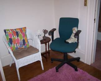 WICKER CHAIR & DESK CHAIR