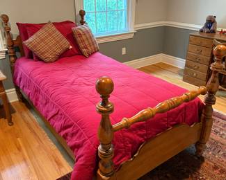 Twin Size 4 Poster Bed