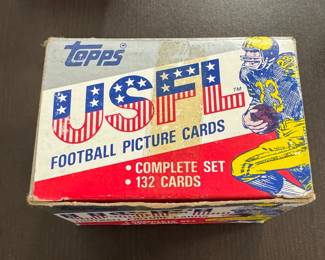 1985 USFL Near Complete Set Original Box w/ Reggie White, Jim Kelly, Flutie Rare