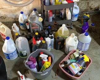 Miscellaneous Garage Supplies And Cleaning Supplies
