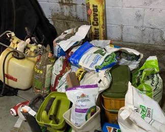 Lawncare Mystery Lot With Sprayers
