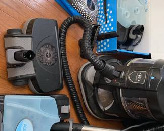 Rainbow E2 Black Vacuum With Aquamate Shampoo Cleaner Power Nozzle And Other Basic Attachments