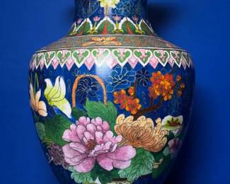 Magnificent Vintage Chinese Cloisonne Baluster Vase... Very Collectible...This Thing is Beautiful