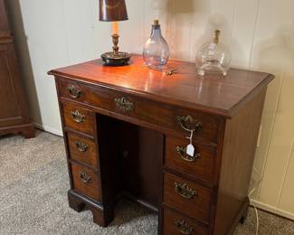 Antique Mahogany 7 Drawer Kneehole Desk (34"W x 20"D x 31"H)
