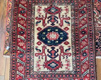 Hand-Knotted Persian Hamadan Wool Rug (41"W x 50"L)