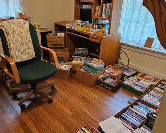 Many books of different genres, fiction & nonfiction – Nora Roberts, Jean M Auel, Diana Palmer, Debbie Macomber, Jude Deverau, John Grisham, Sports, Various Personal Growth, Cookbooks, Children Books, PUZZLES