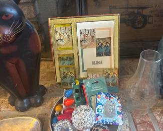 Kitties and Christmas bulbs