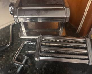 Pasta machine
