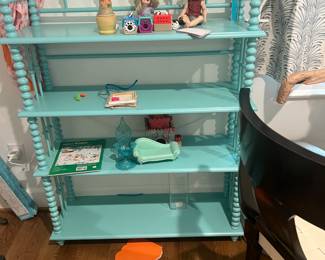 G73-Jenny Lind bookshelf (toys not included) 75