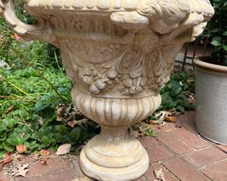 G12-PAIR of heavy cast concrete urns, 325 for pair