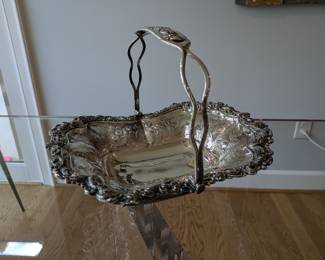 G83-Silver plate basket 25