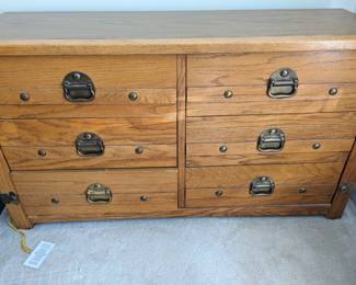 Chest of drawers