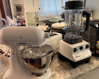 Kitchenaid Mixer, Vitamix