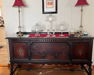 Antique Buffet, Buffet lamps, cake stands
