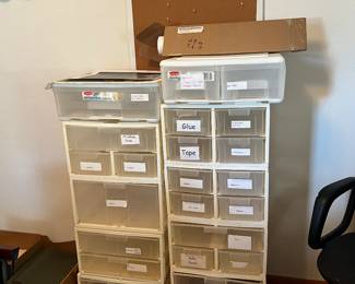Storage containers