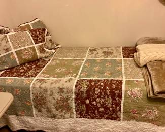 Twin  bed with Trundle