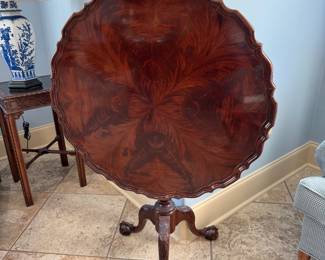 Tilt top Table