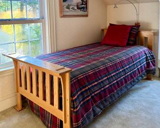 Artisan Crafted Sturdy Oak Twin Bed