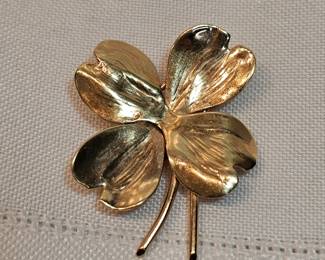 14k Gold Clover Brooch