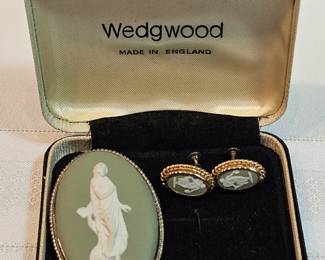 Wedgewood Brooch And Earring Set