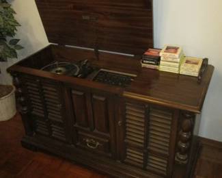 Zenith Stereo Console