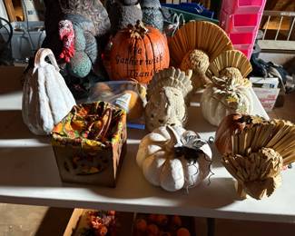 . . . great Halloween and fall decor