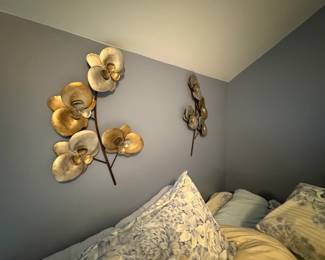 . . . floral accents