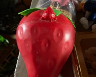 . . . Strawberry Shortcake carrying case