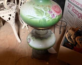 . . . Gone-With-the-Wind style lamp -- gorgeous (as is)