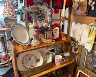 vintage pie plates to make that Thanksgiving pie, decor and Christmas