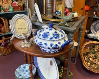 blue and white soup toured, vintage wood tables