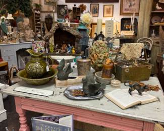 vintage farm style table, vintage decor