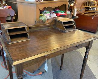 Lovely writing desk with cubbies. Excellent condition.