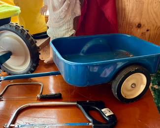 Vtg. Child's riding Ford tractor, TW 20 - w/cart - in GREAT condition