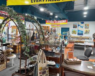 1600 sq ft of beautiful merchandise and fixtures