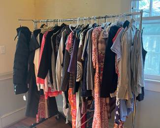 WOMEN'S CLOTHING