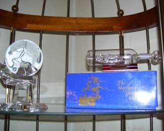 VTG SPINNING CRYSTAL WORLD GLOBE - HMS VICTORY NELSON GLASS FLAGSHIP IN A BOTTLE