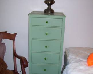 VTG. LINGERIE CHEST - HURRICANE LAMP