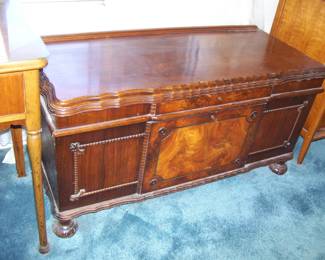 ANTIQUE CEDAR CHEST