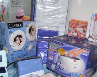 BATHROOM BEAUTY ITEMS