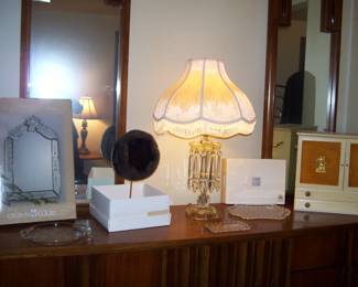 NEW VENETIAN WALL MIRROR VTG HAT - CRYSTAL LAMP ETC