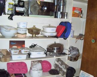 MUCH KITCHEN BAKEWARE - SMALL APPLIANCES - CORNING - PYREX ETC