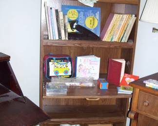 CHILDRENS BOOKS/GAMES - FRANK LLOYD WRIGHT BOOKS -CERAMICS FOR CRAFTS