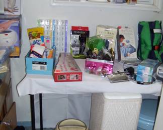 SALON HAIR DRYER - HAMPER - BATH ITEMS