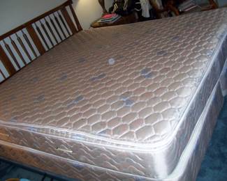 KING SEALY MATTRESS GREAT SHAPE ( HAD 5 MATTRESS COVERS ON IT)