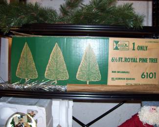 6 1/2FT ROYAL PINE ALUMINUM TREE